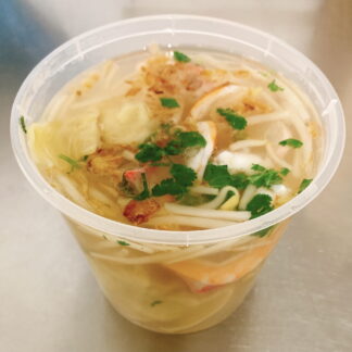 Soupe de raviolis (bouillon de porc, raviolis, soja, crevettes)             